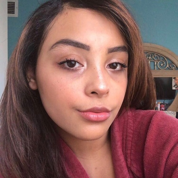 Meet your Posher, Angelina - Picture 1 of 1